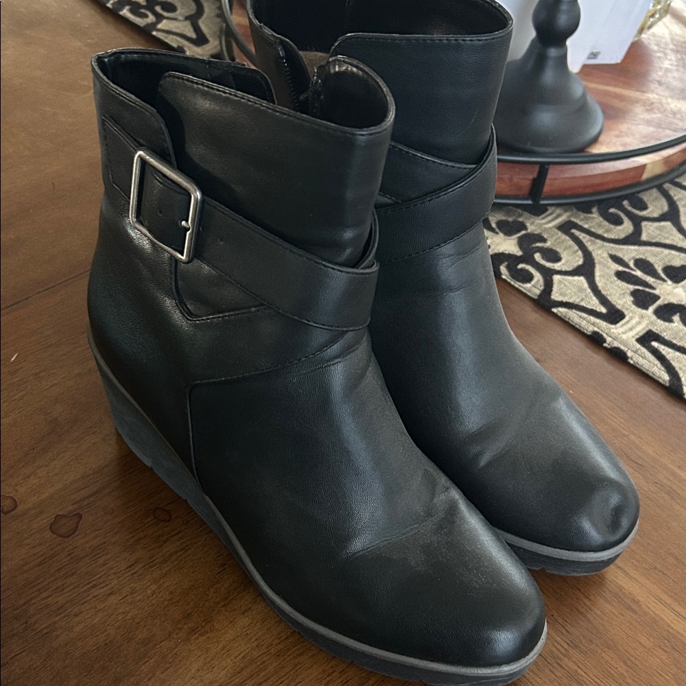 SOUL Naturalizer Black Ankle Booties